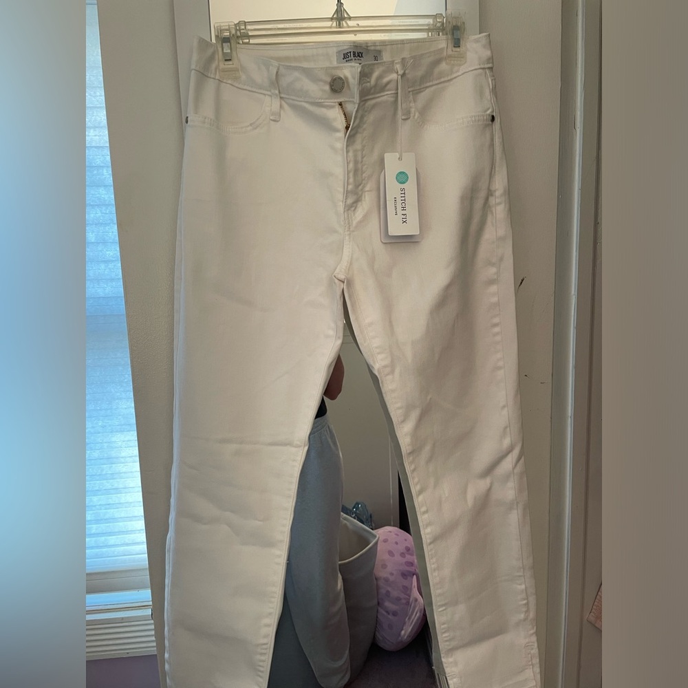 WHITE STRAIGHT LEG JEANS